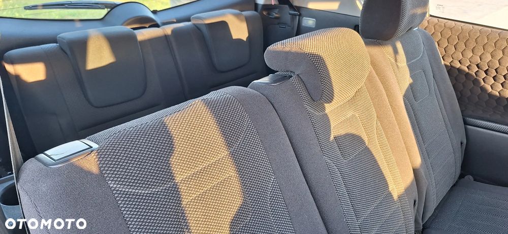 Toyota Corolla Verso 1.8 Sol 7os - 22