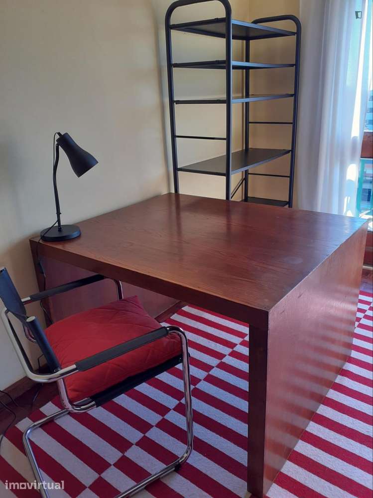 Quarto - localizado em Matosinhos Porto - Grande imagem: 3/14