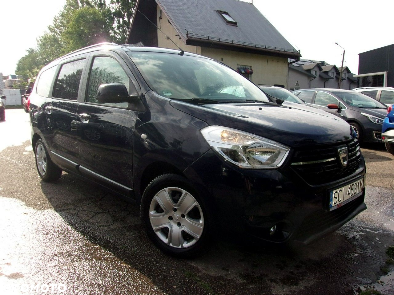 Dacia Lodgy 1.6 SCe Laureate S&S - 4