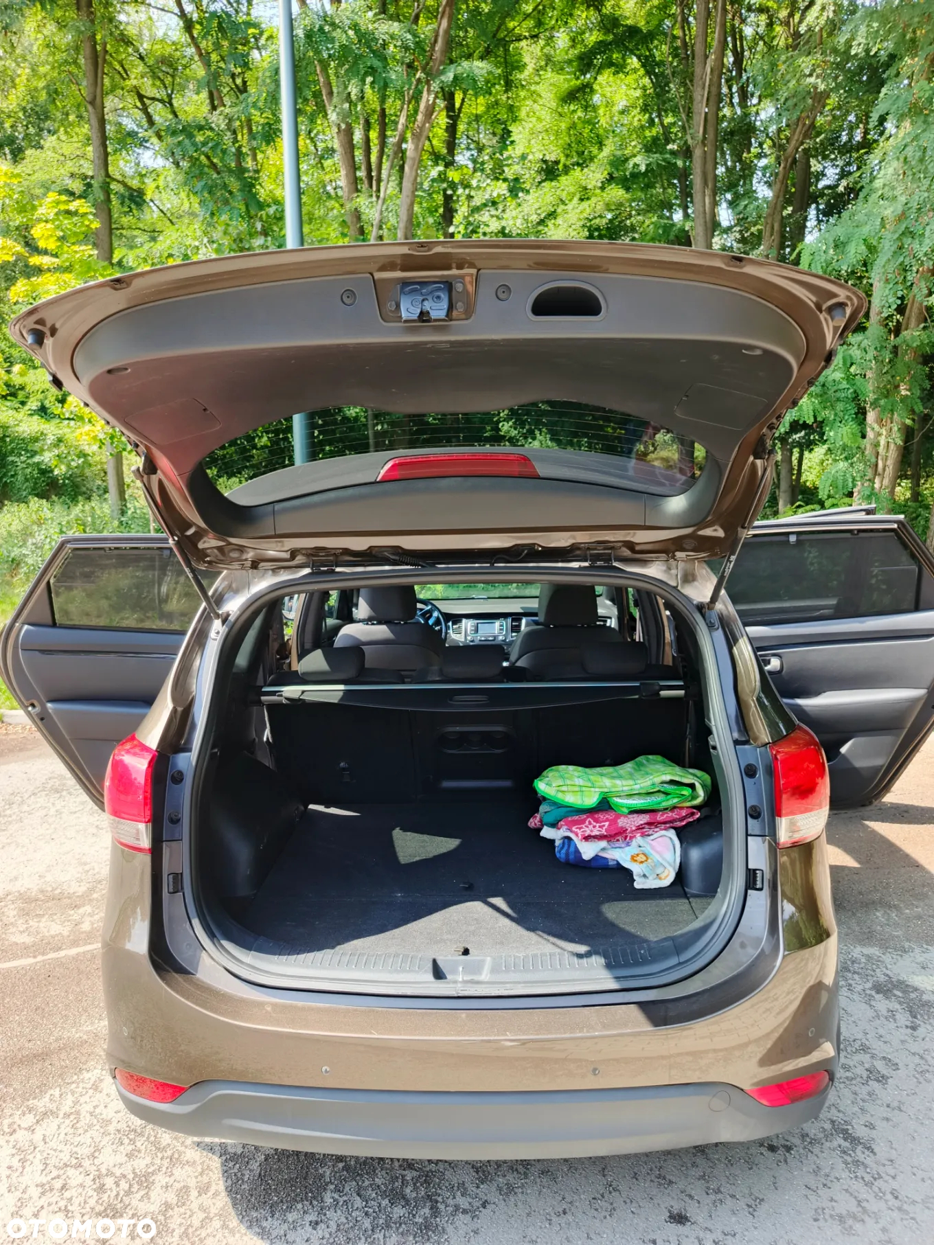 Kia Carens - 7