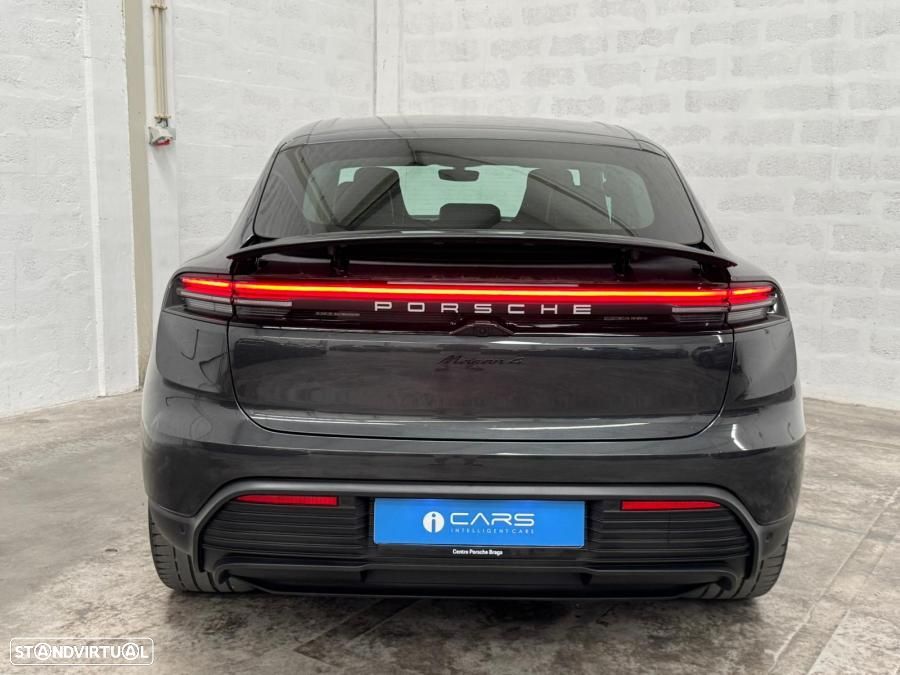 Porsche Macan Electric 4 - 11