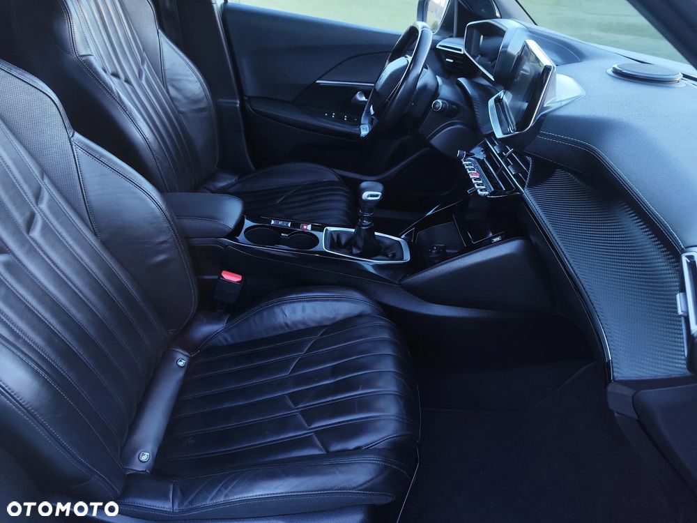 Peugeot 2008 1.2 PureTech GT Line S&S - 24