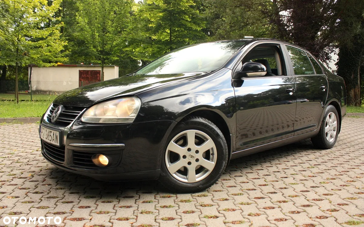 Volkswagen Jetta 1.9 TDI Comfortline - 4