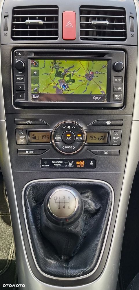 Toyota Auris 1.33 VVT-i Travel - 8