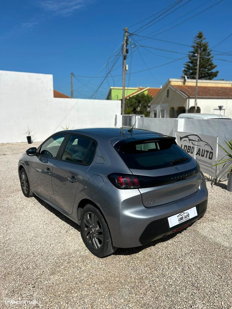 Peugeot 208 - 4