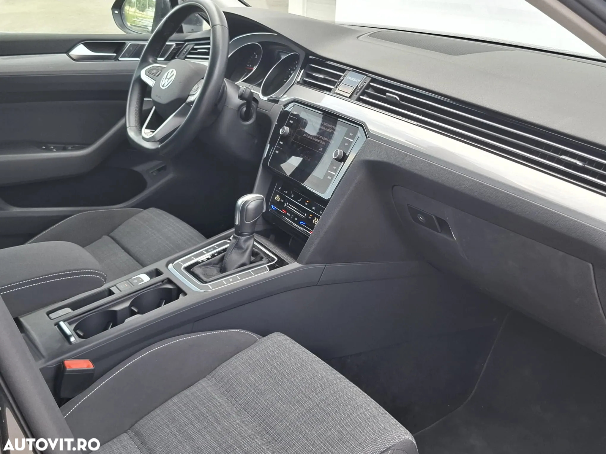 Volkswagen Passat 2.0 TDI SCR DSG Business - 9