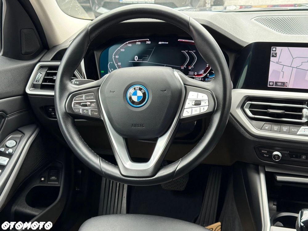 BMW Seria 3 320e Sport Line - 20