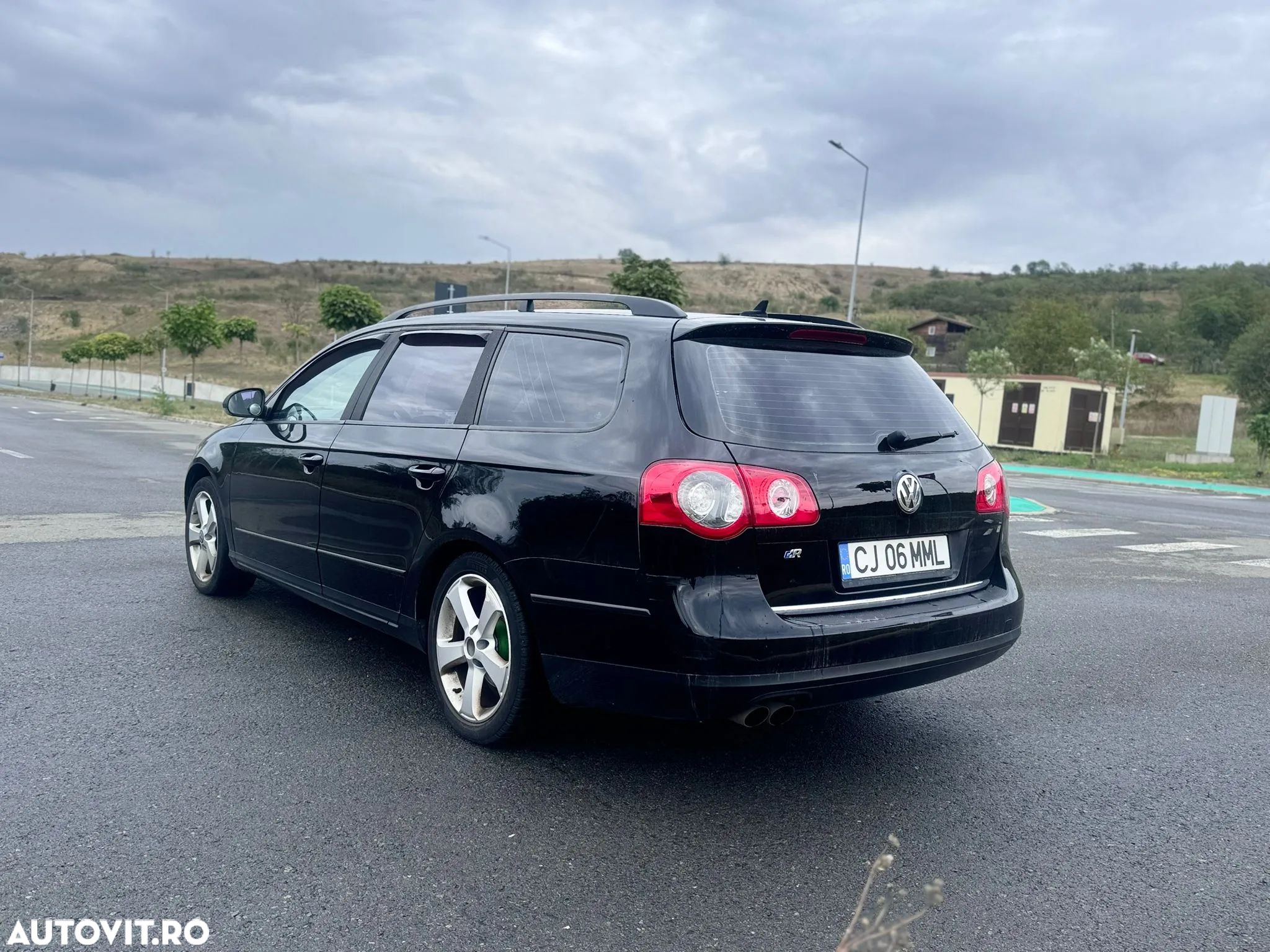 Volkswagen Passat - 1