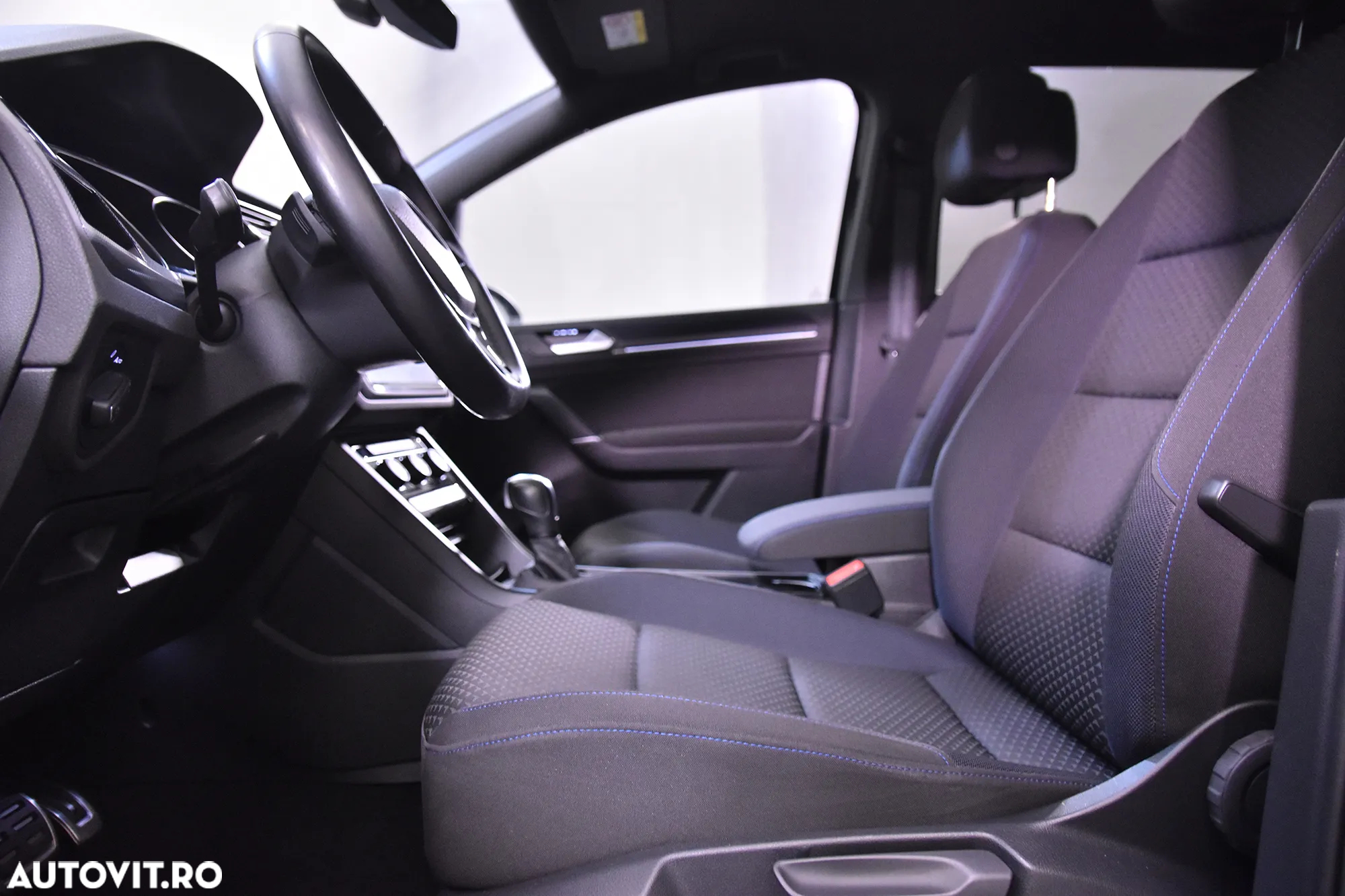 Volkswagen Touran - 24