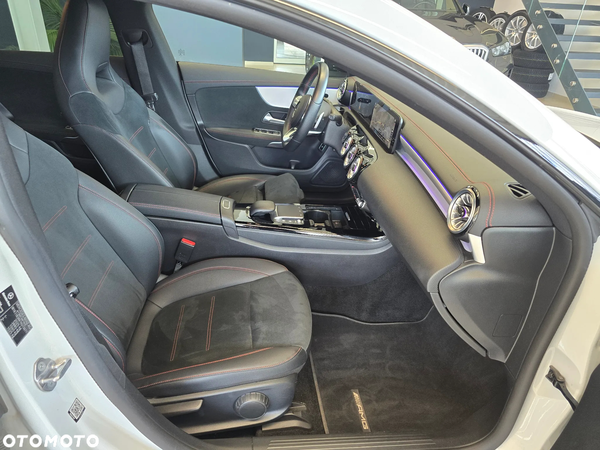 Mercedes-Benz CLA 200 4-Matic AMG Line 8G-DCT - 14