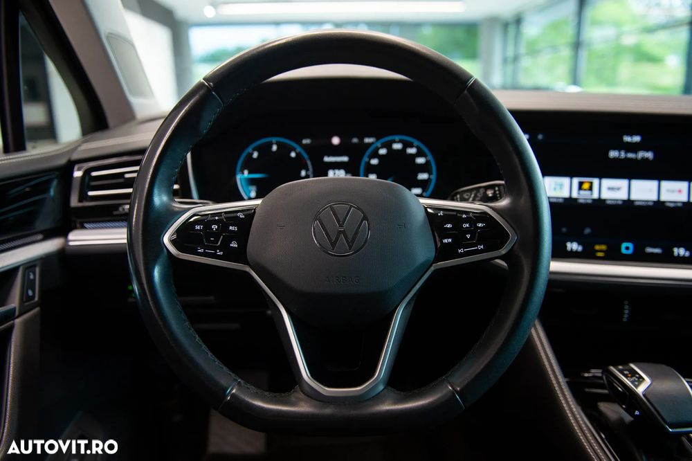 Volkswagen Touareg V6 TDI 4MOTION Elegance - 21