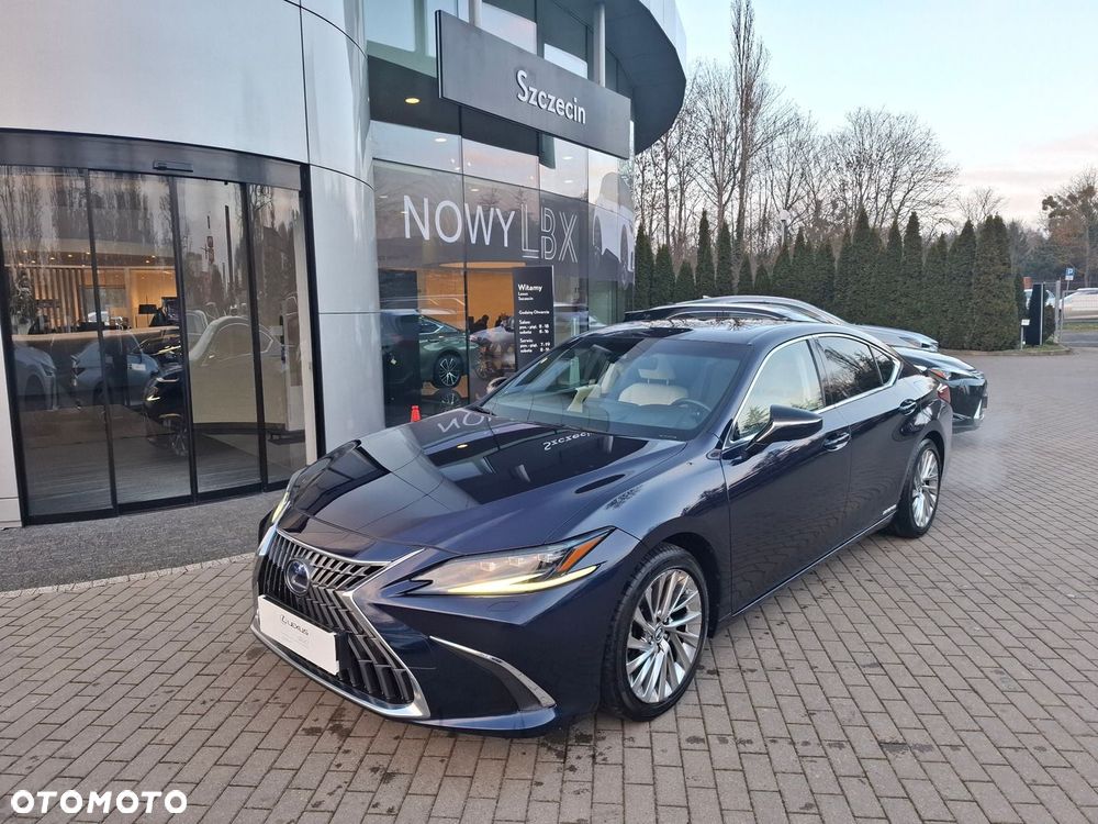 Lexus ES 300h Omotenashi - 1