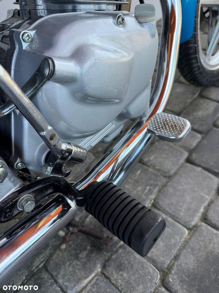 Honda CB - 16