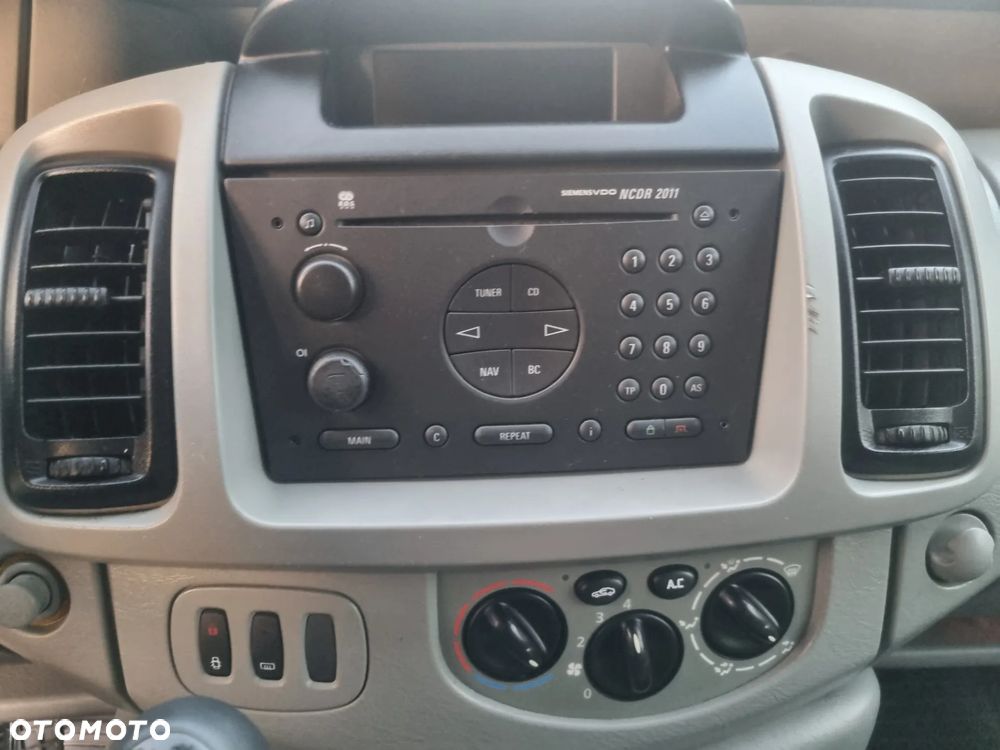 Opel Vivaro L2H1 2.9t - 30