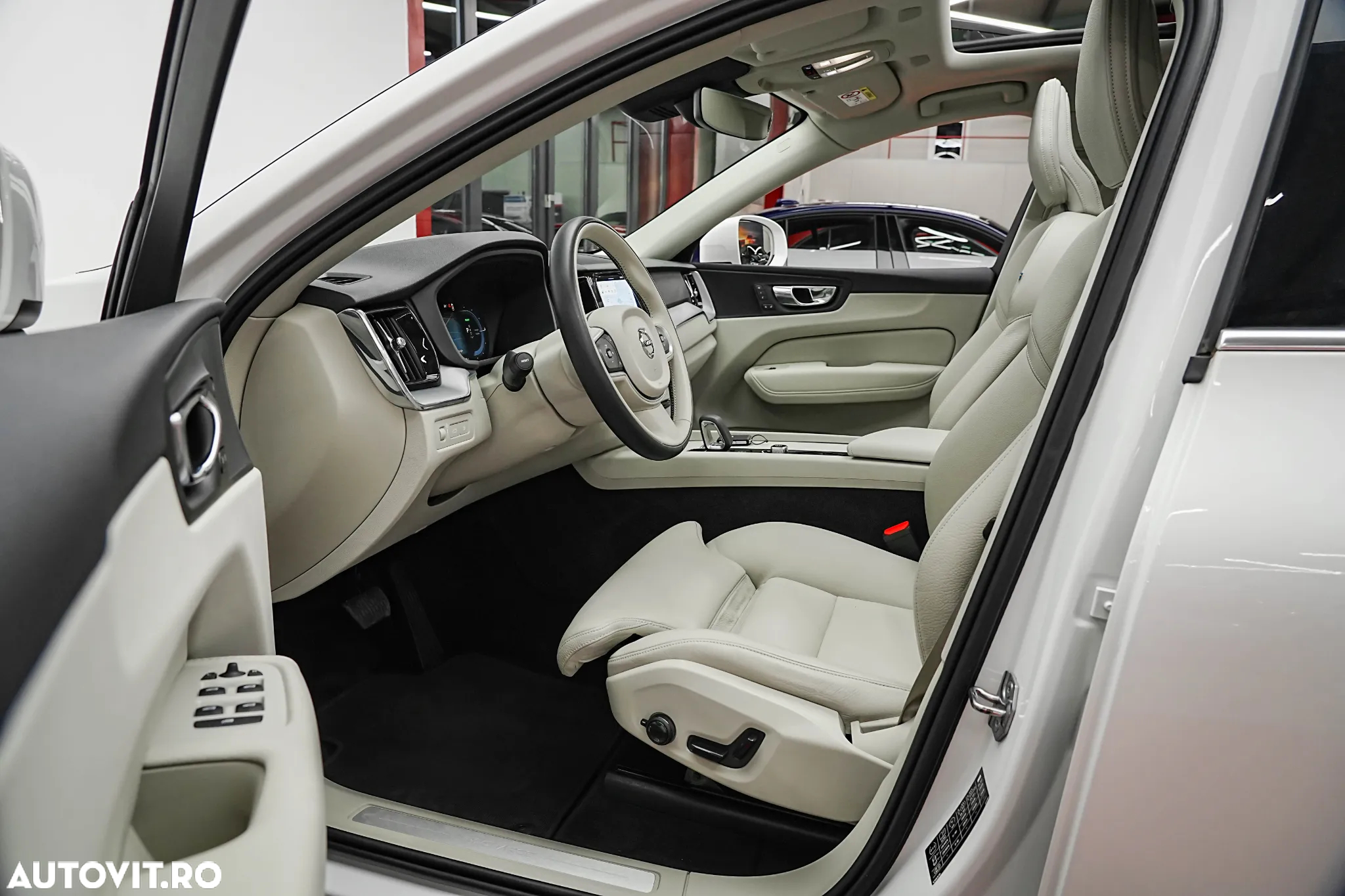 Volvo XC 60 Recharge T6 Twin Engine eAWD Inscription Expression - 4