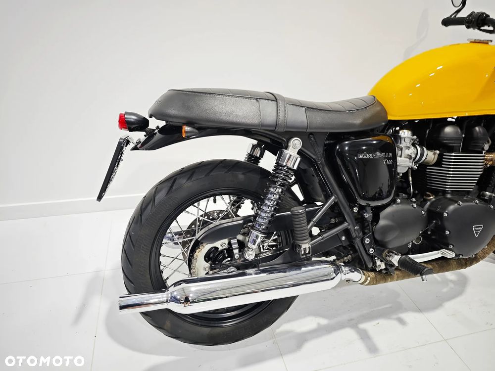 Triumph Bonneville - 8