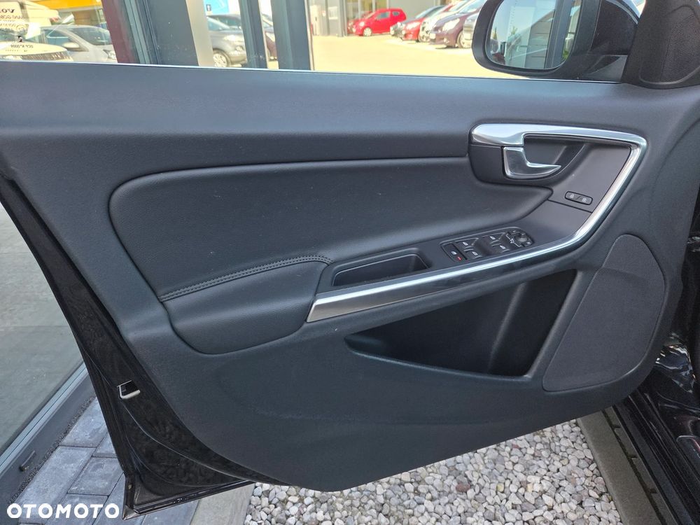 Volvo V60 D3 Geartronic Business Edition - 35