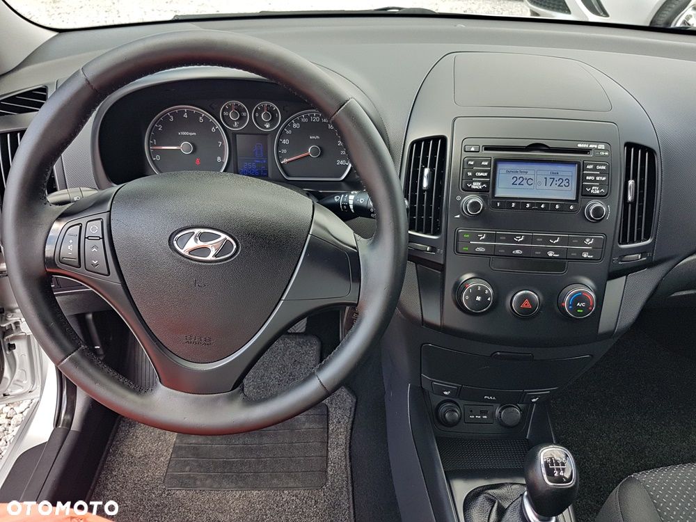 Hyundai i30 i30cw 1.4 UEFA EURO 2012 Edition - 16
