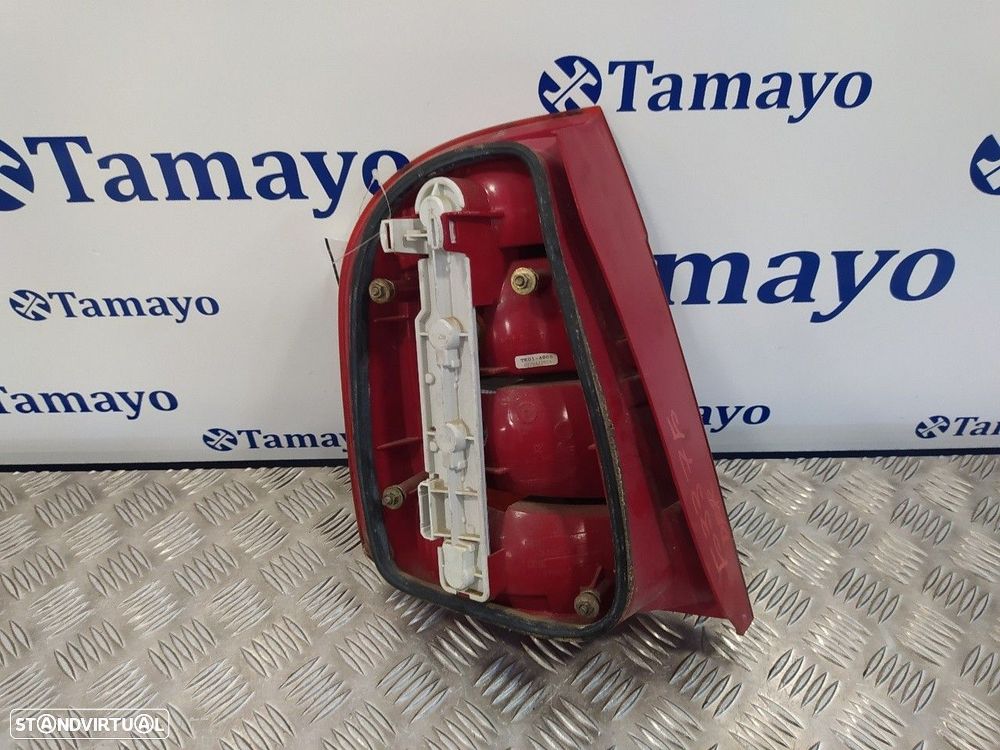 FAROLIM TRASEIRO DIREITO SKODA FABIA I 2006 - - 6