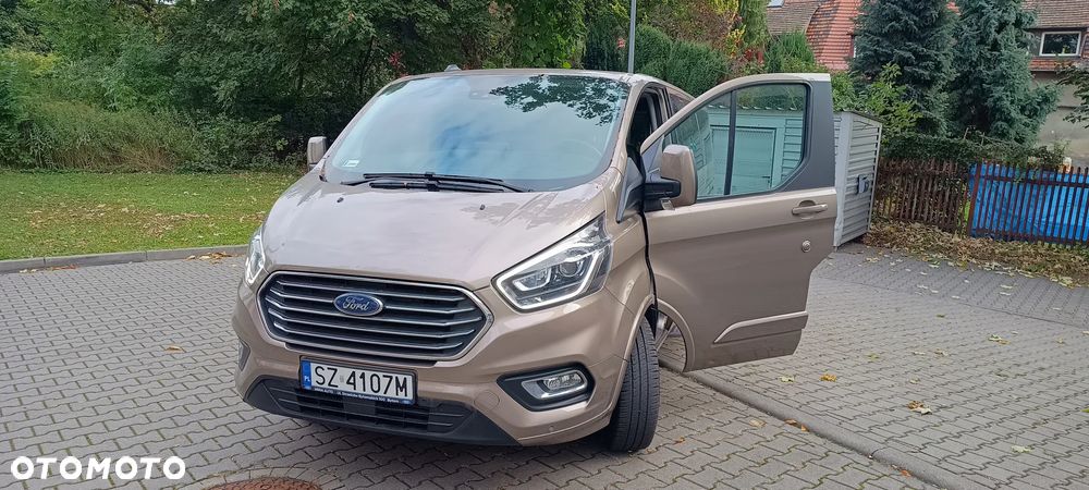 Ford Tourneo Custom - 1