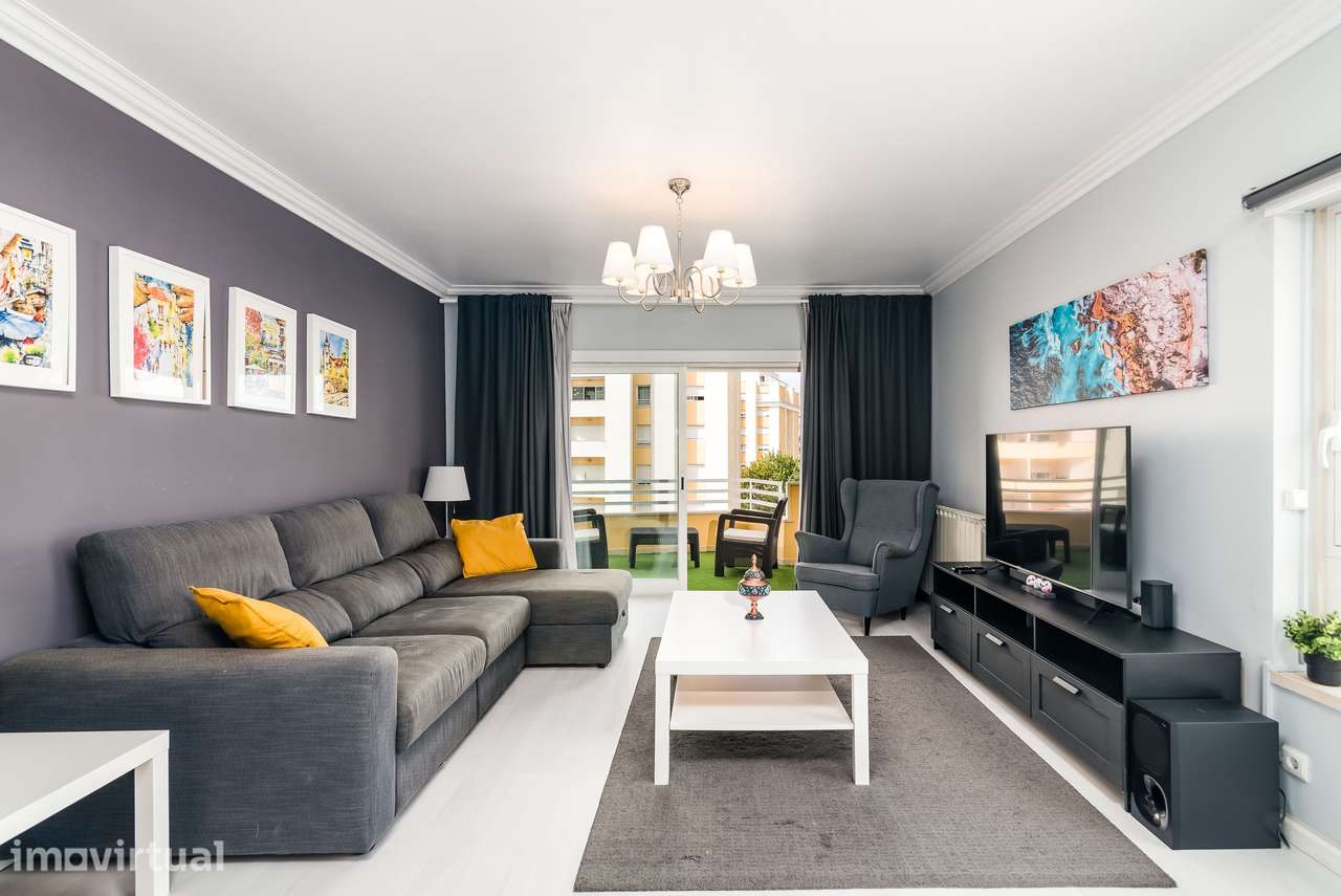Apartamento T3 na Av. das Acácias, Jardins da Parede - Grande imagem: 4/17