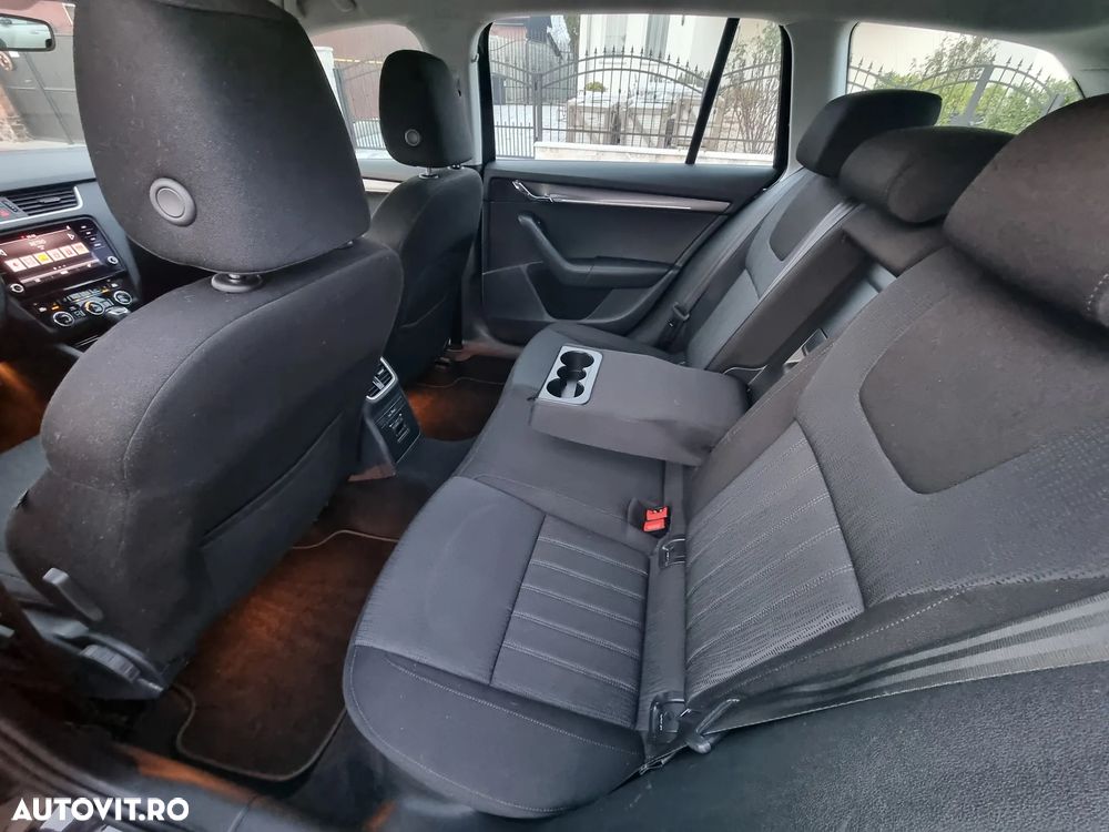 Skoda Octavia Combi Diesel 2.0 TDI DSG Style - 14