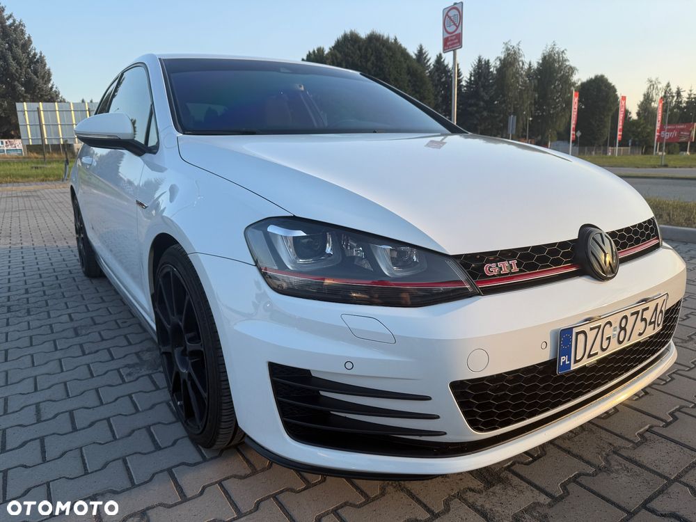 Volkswagen Golf GTI Performance BlueMotion Technology DSG - 32