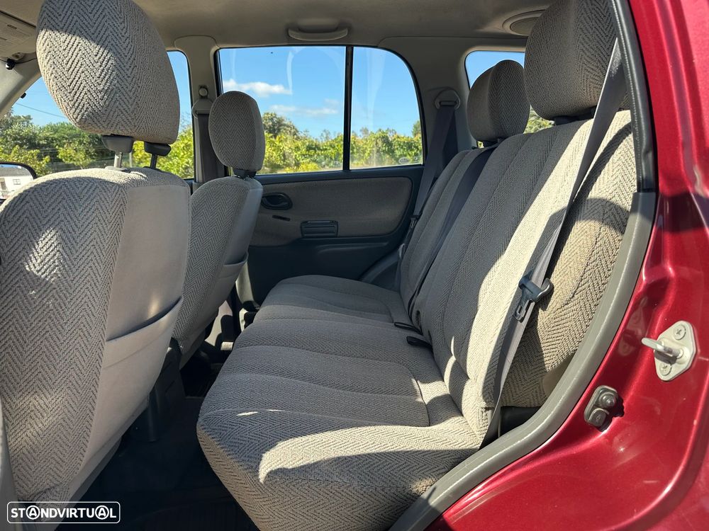 Suzuki Grand Vitara Metal Top 2.0 TDi - 24