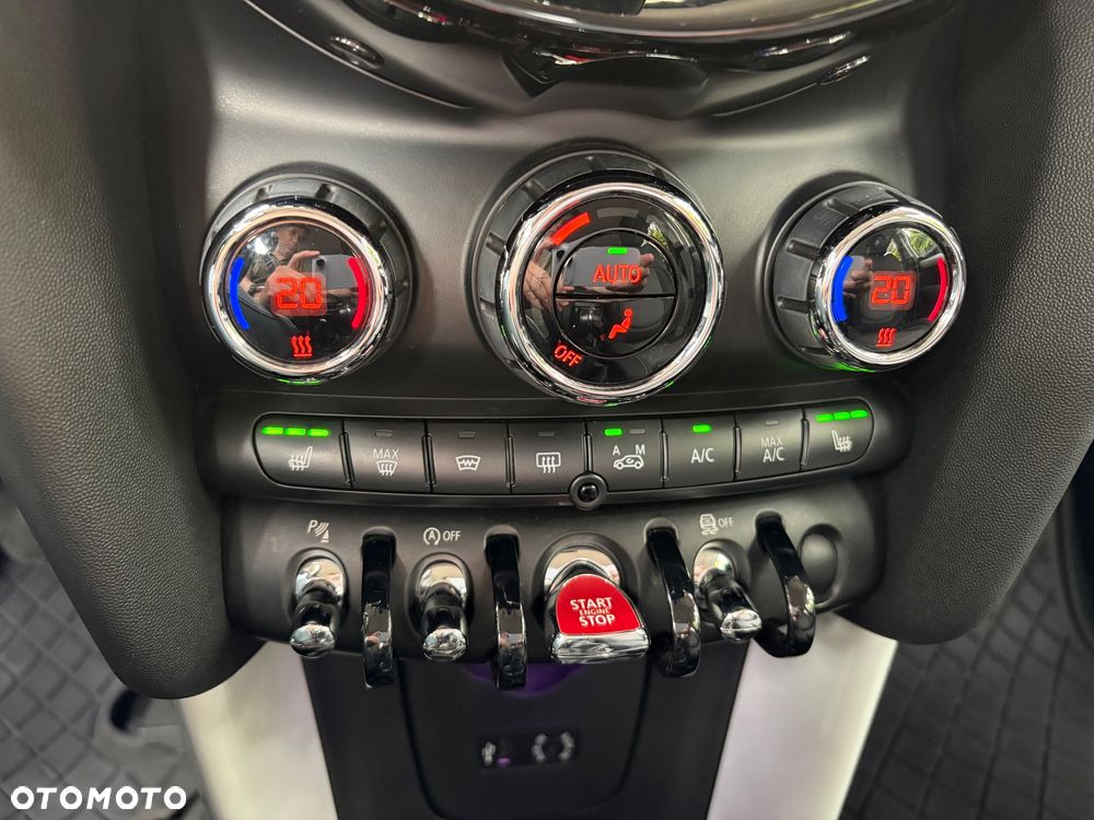 MINI Cooper Standard - 25