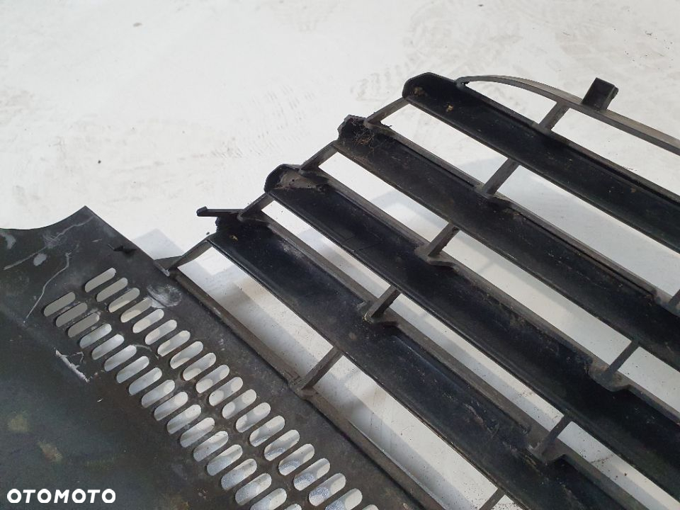 VW Transporter T5 grill atrapa chłodnicy. - 3