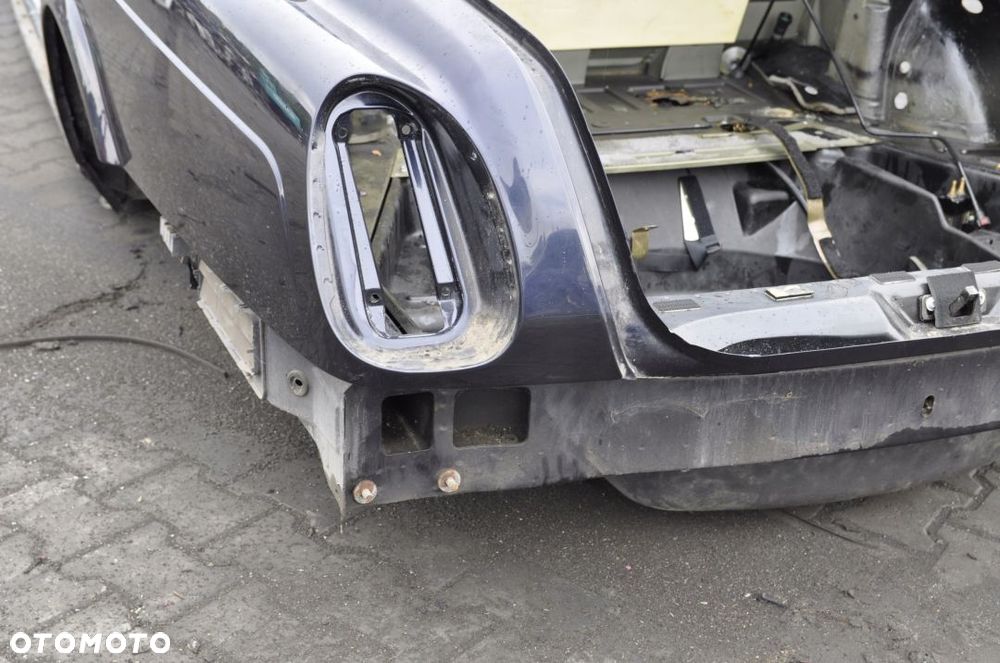 BENTLEY ARNAGE PAS TYLNY WANNA BŁOTNIK CAŁY TYŁ - 2