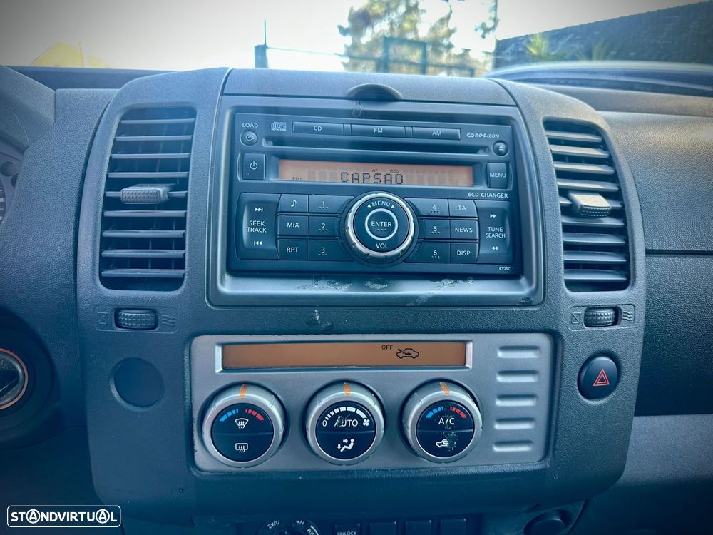 Nissan Navara 2.5 dCi CD LE AT - 15