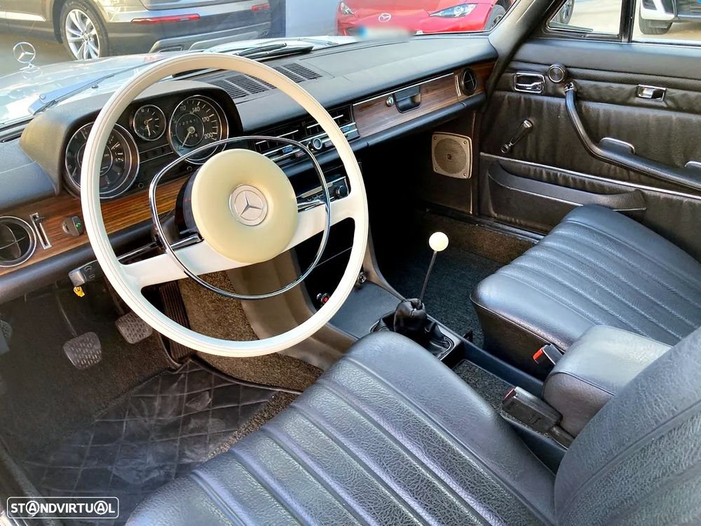 Mercedes-Benz 250 - 23