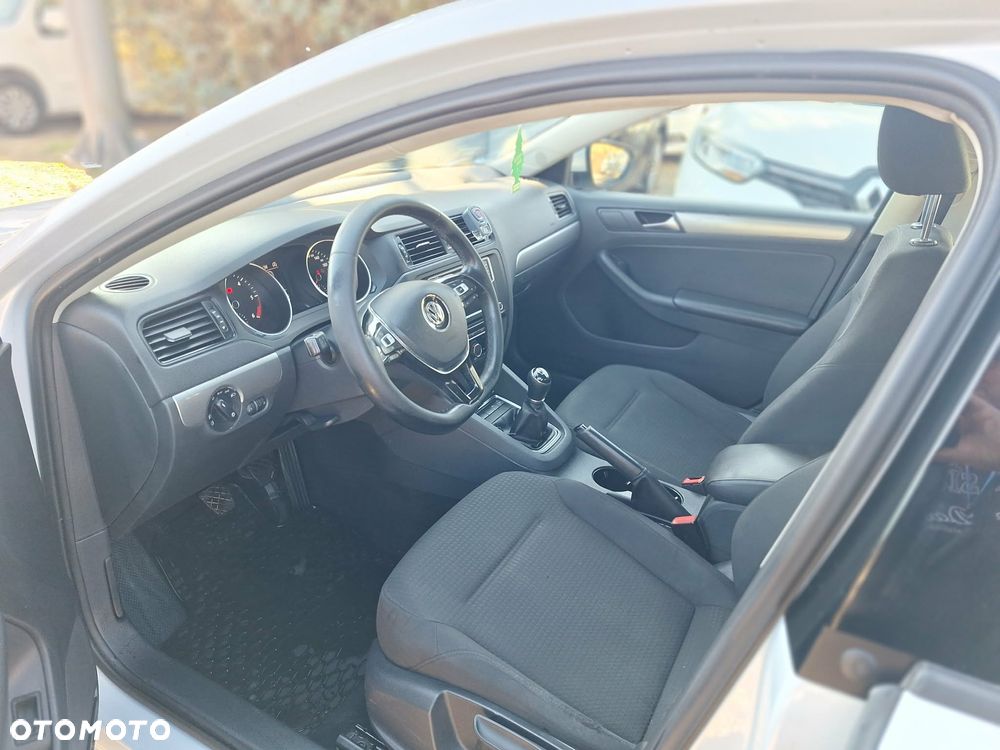 Volkswagen Jetta - 9