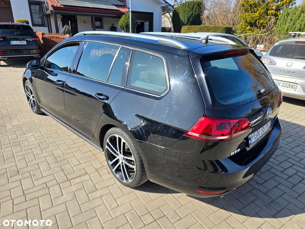 Volkswagen Golf - 5