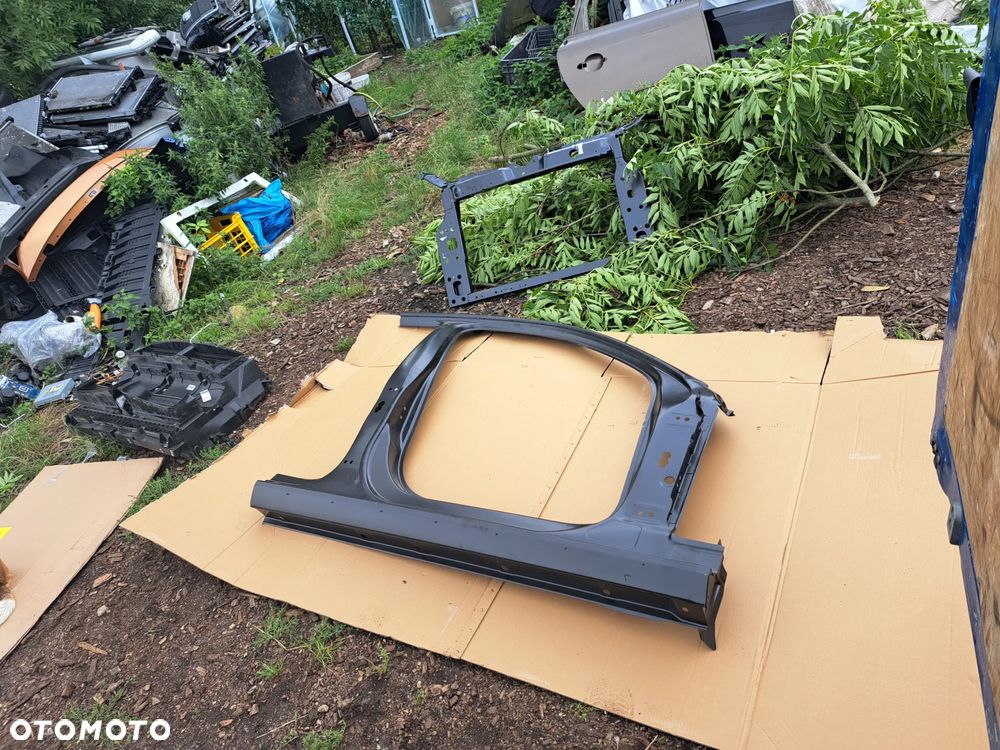 Prawy Próg Słupek A B Audi A4 A-4 S4 S-4 B8 Avant 8K9810100 8K9803088 Próg prawy Słupek A B Audi A4 A-4 S-4 S4 B8 Kombi - 1