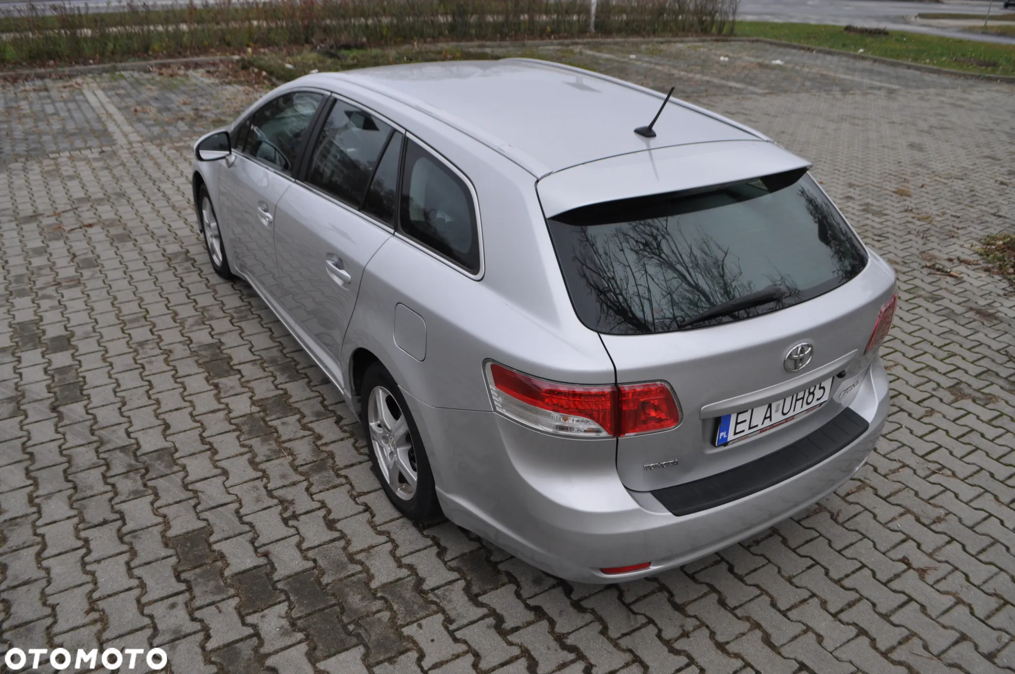 Toyota Avensis 1.8 Active - 13