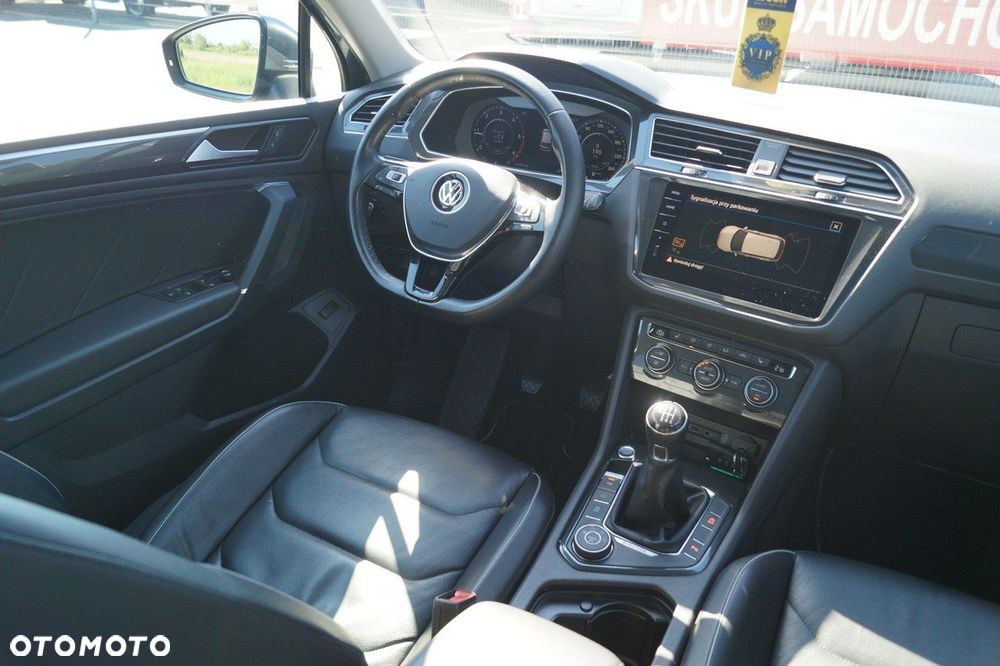 Volkswagen Tiguan Allspace - 16