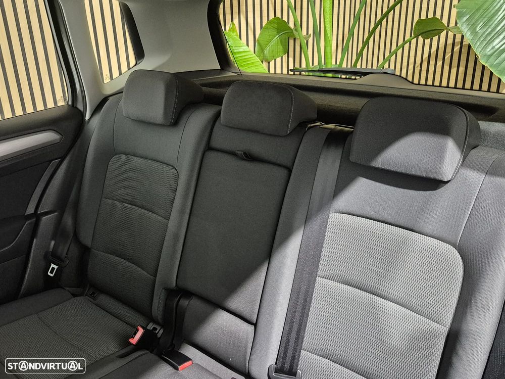 VW Golf Sportsvan 1.6 TDI Confortline BlueMotion - 26