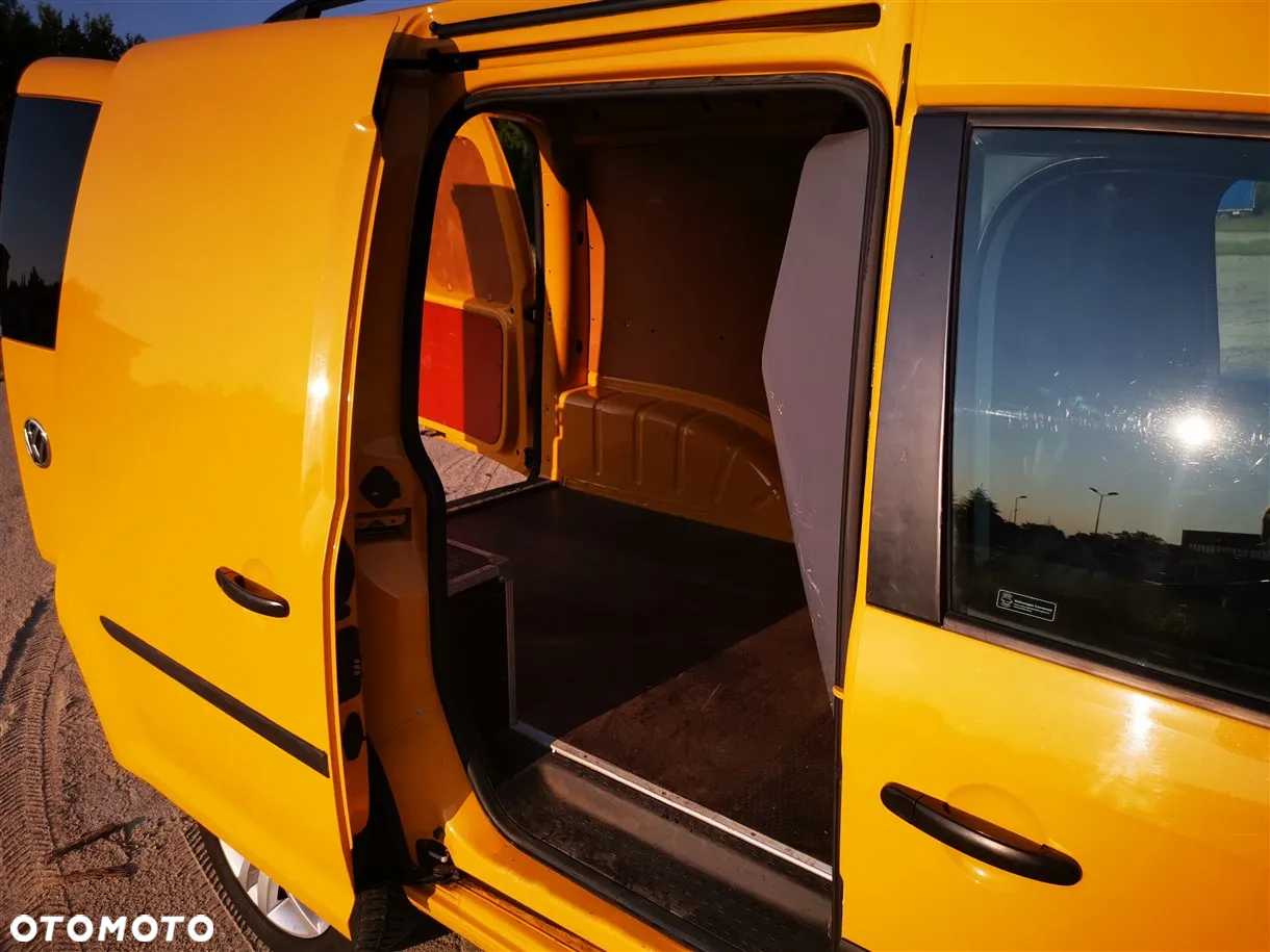 Volkswagen Caddy - 26