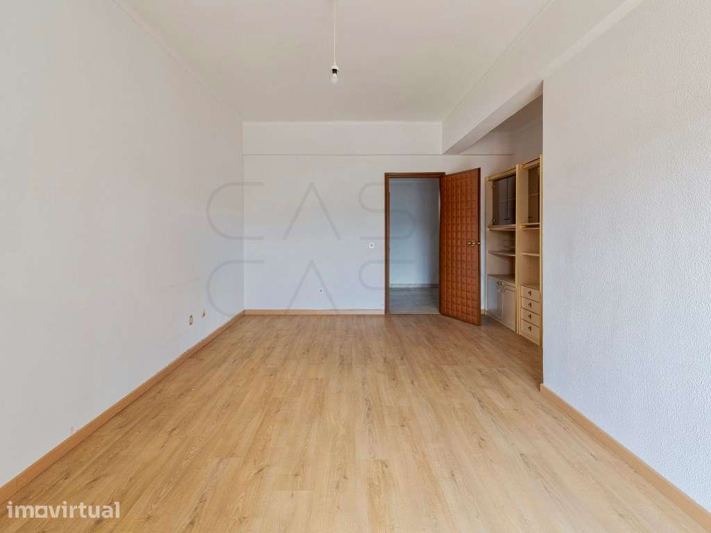 Apartamento T2 no Bairro do Liceu com excelentes areas - Grande imagem: 4/24