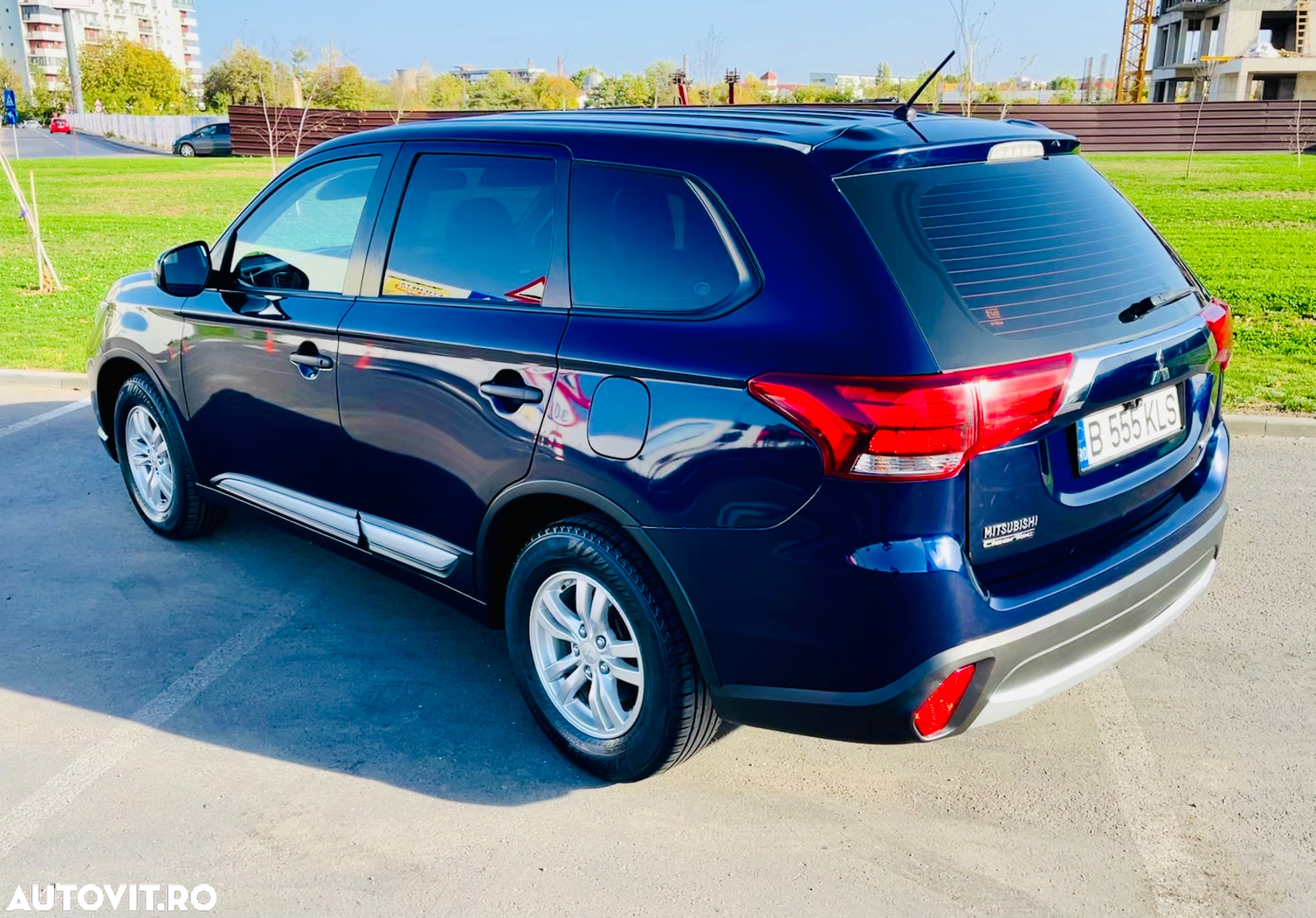 Mitsubishi Outlander 2.2 Litre DI-D AWD Instyle - 3