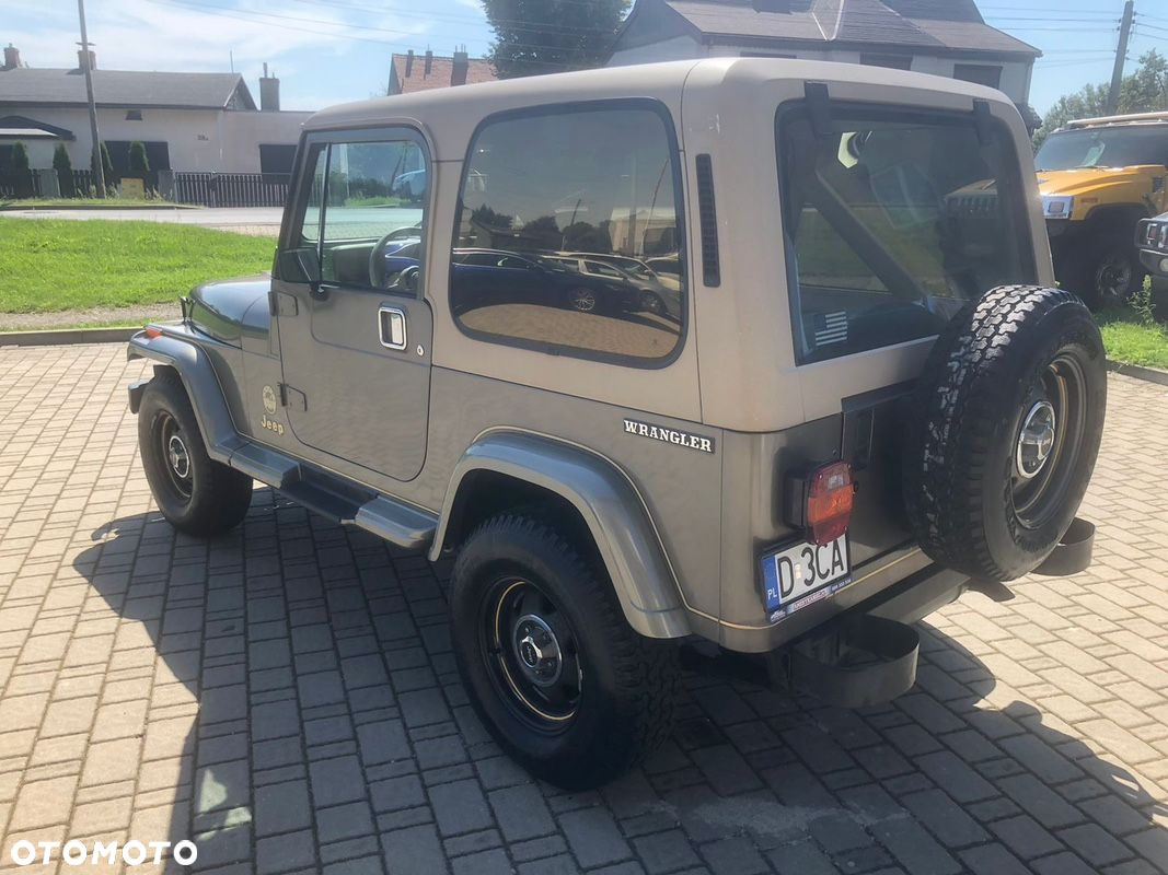 Jeep Wrangler - 6
