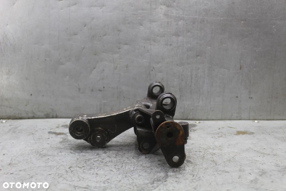 Aprilia Pegaso 650 Kiwak kołyska kiwacka wahacz mocowanie