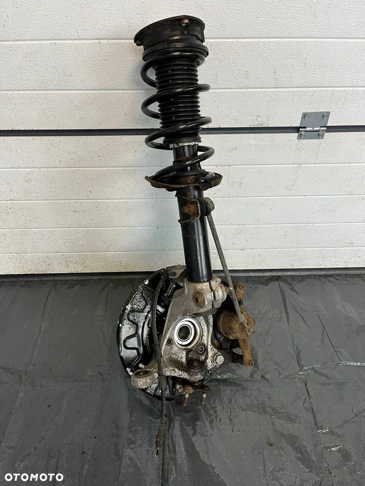 VW Zwrotnica amortyzator McPherson prawy przód 5Q0407258C 5Q0413031HT - 2