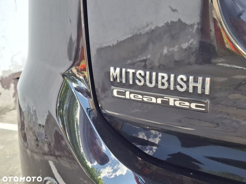 Mitsubishi Outlander 2.0 Instyle + 4WD CVT - 35