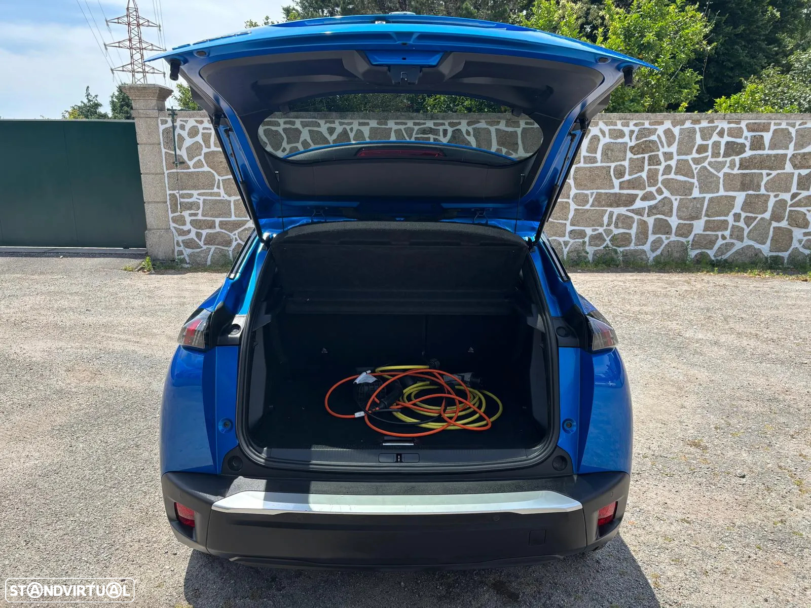 Peugeot e-2008 Allure - 17