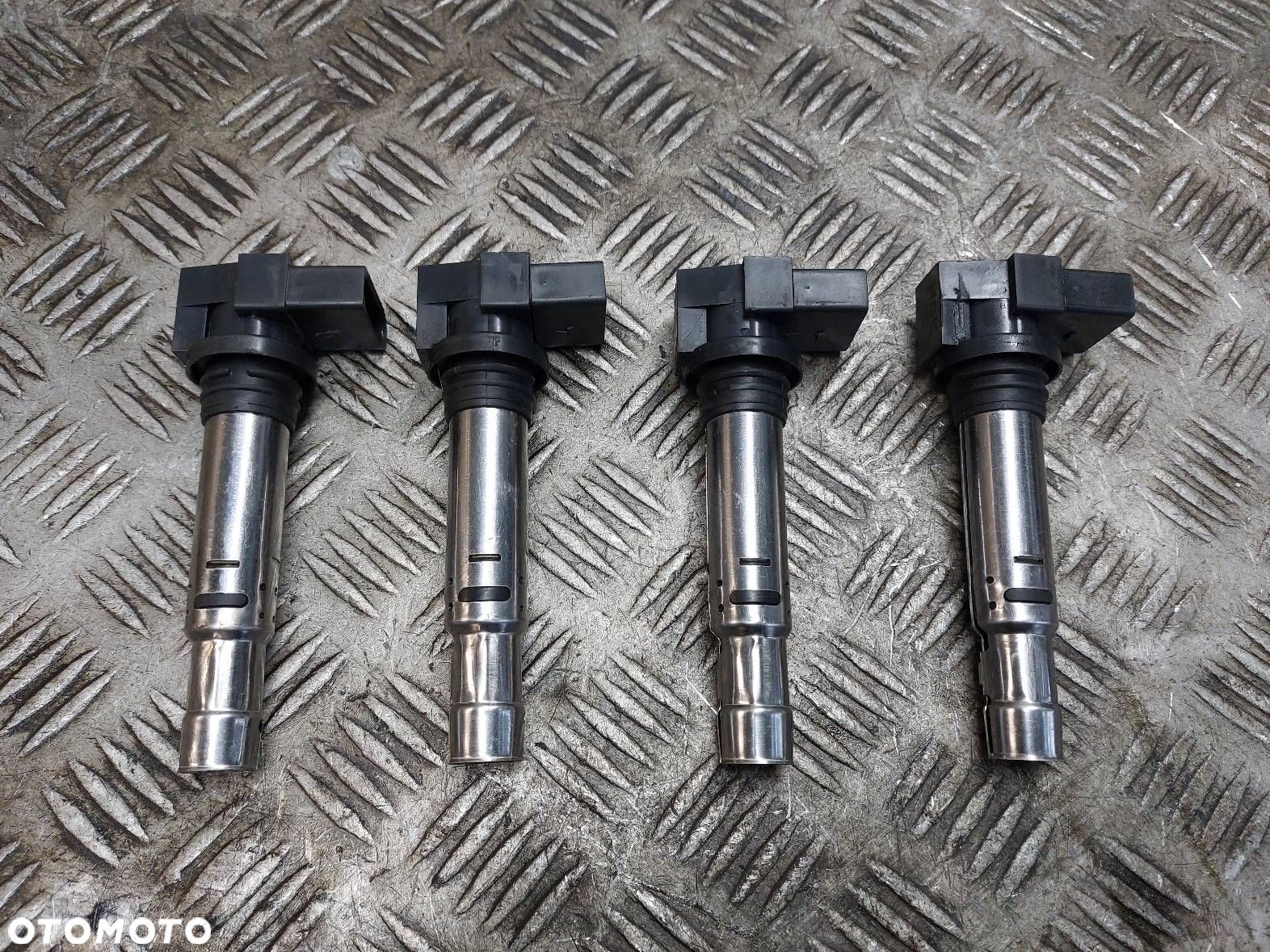 CEWKA ZAPŁONOWA VOLKSWAGEN BORA I 1.6 16V NGK U5002 036905715F - 1
