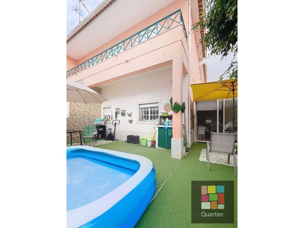 Moradia centro da Charneca de Caparica - Grande imagem: 4/14