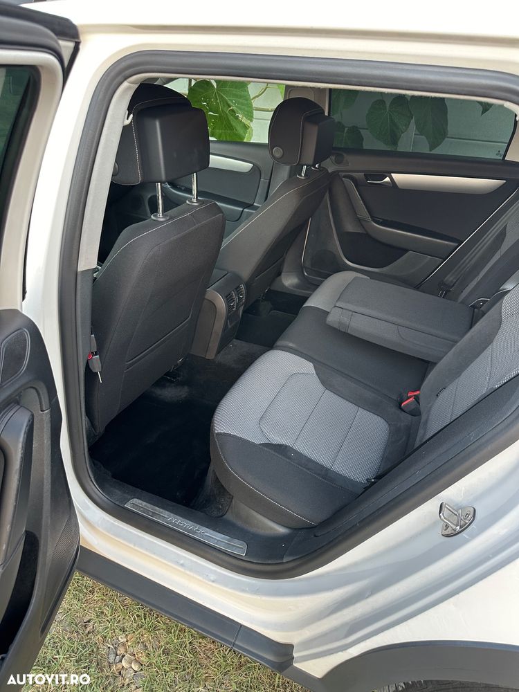 Volkswagen Passat Alltrack 2.0 TDI 4Motion BMT - 3